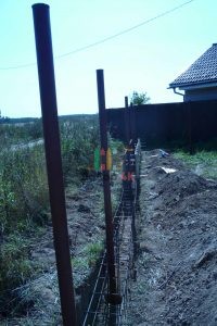 Строительство ленточного фундамента для забора